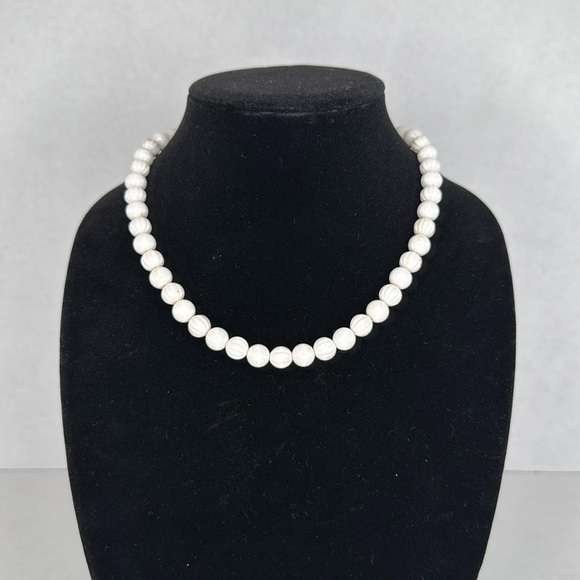 Vintage Jewelry - Vintage Estate 1950s White Beaded Necklace lot A31